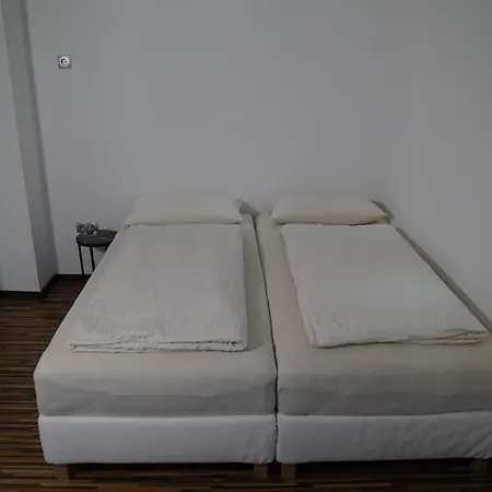 Dreams Im Erdgeschoss Koetz